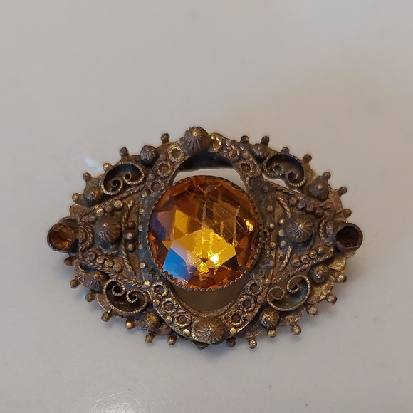 Antique Scrollwork Filigree Topaz Honey Faceted Glass Gold Brooch Pin - Picture 3 of 16